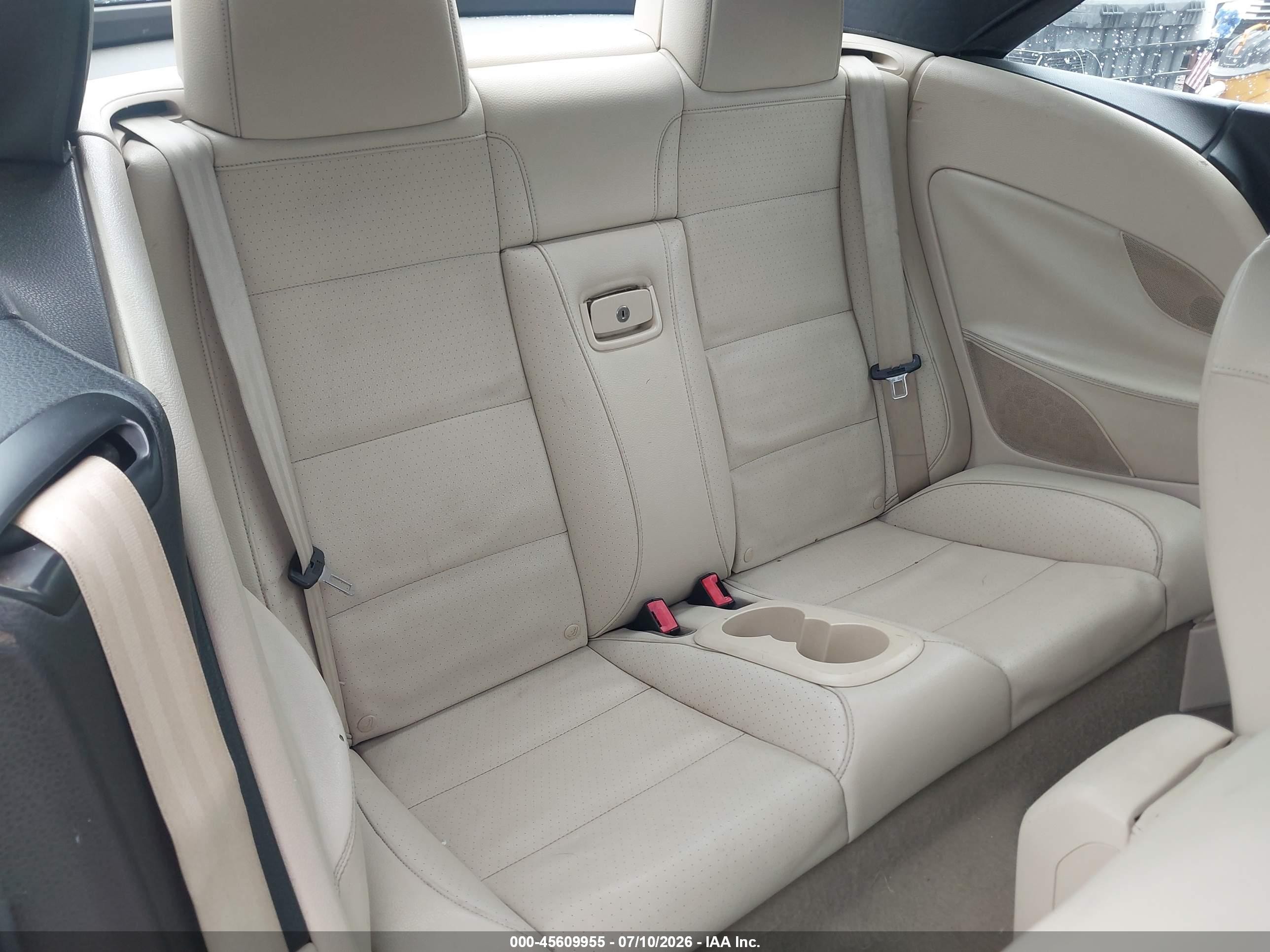 2012 Volkswagen Eos Komfort Red vin: WVWBW7AH1CV007423
