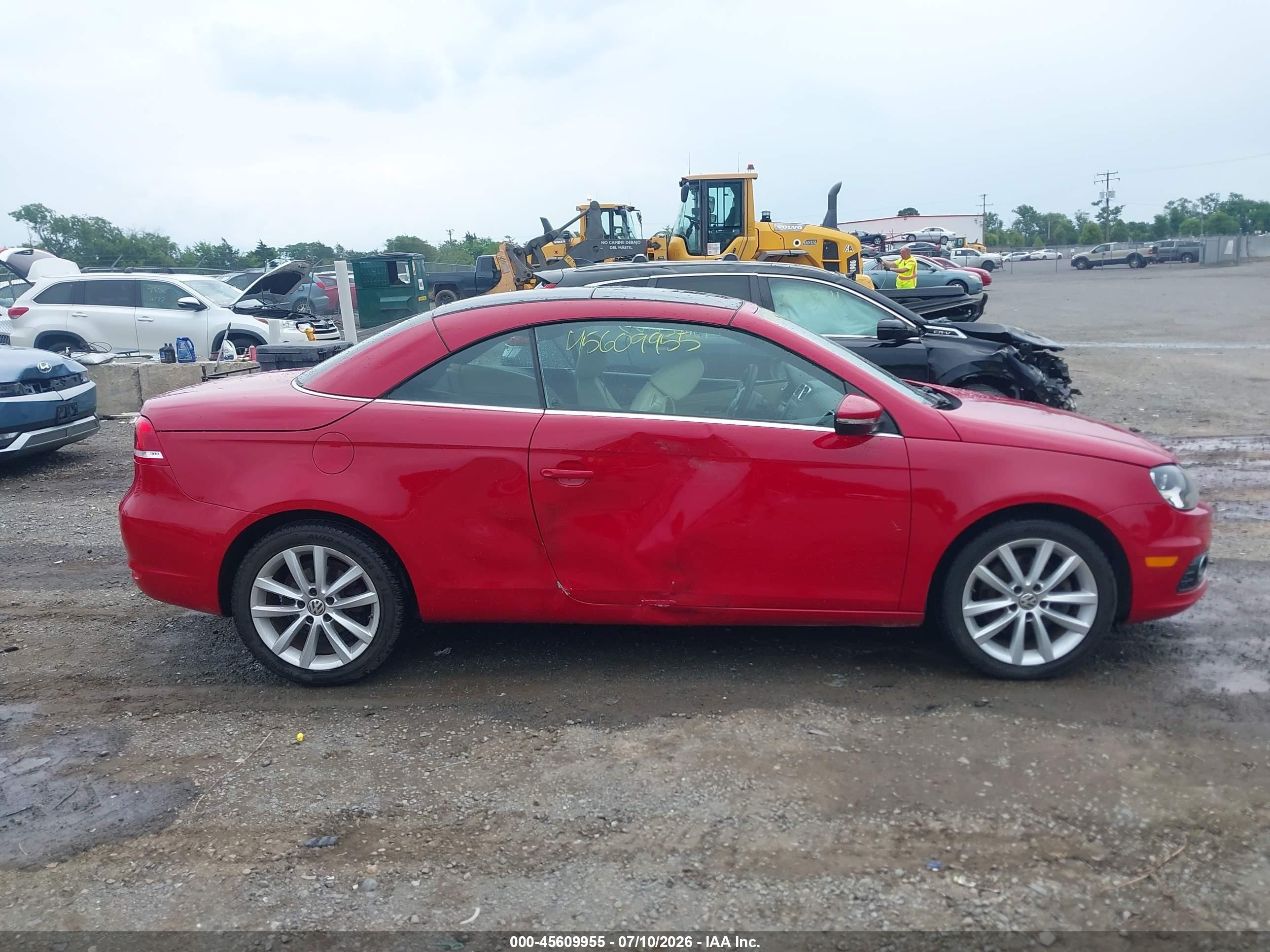 2012 Volkswagen Eos Komfort Red vin: WVWBW7AH1CV007423