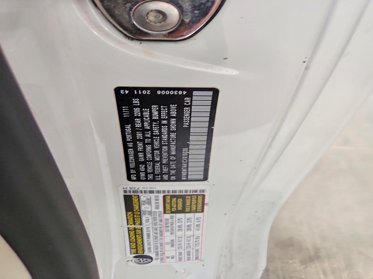 2012 Volkswagen Eos Komfort White vin: WVWBW7AH1CV015036