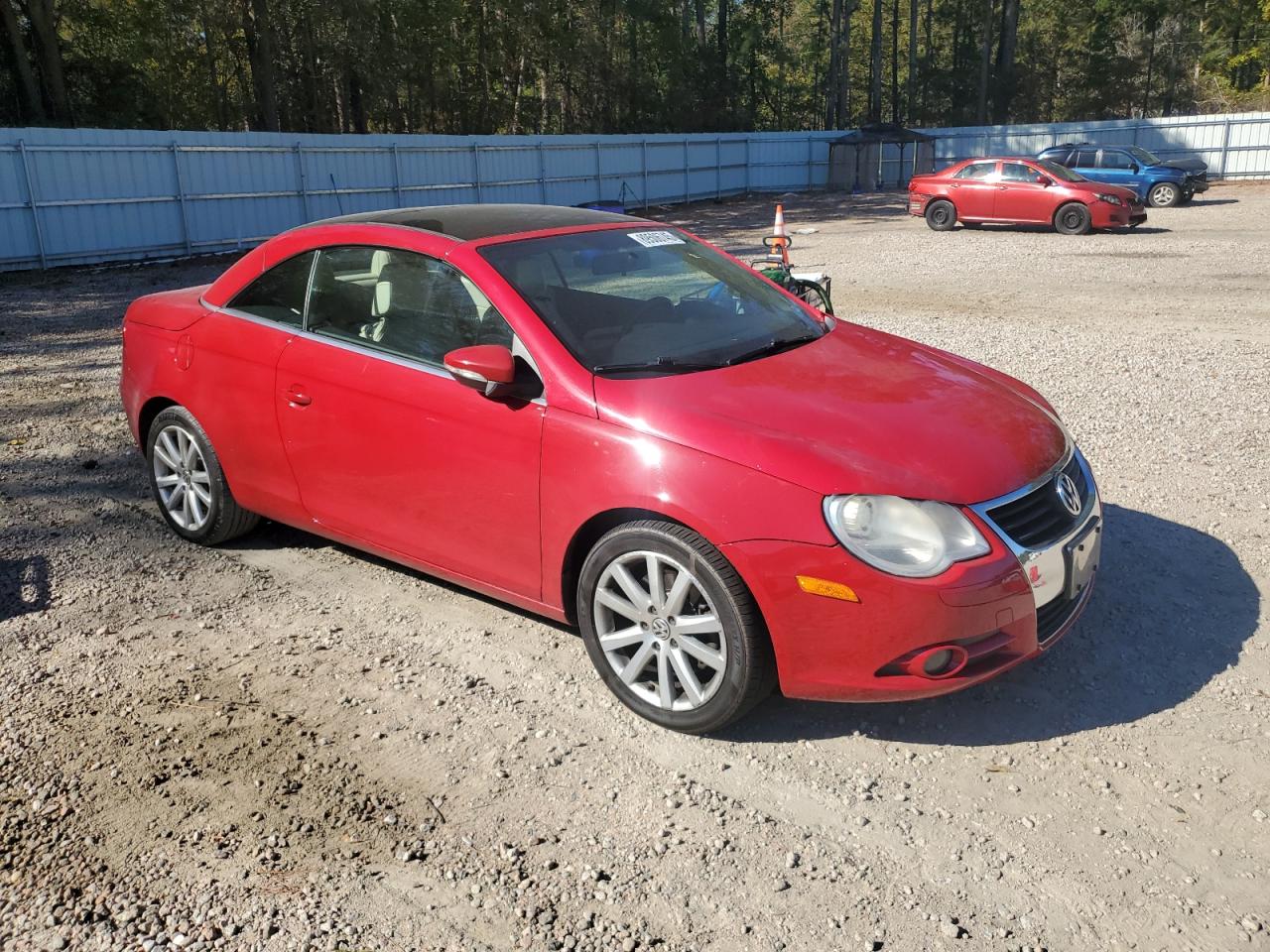 2011 Volkswagen Eos Komfort Красный vin: WVWBW7AH2BV002942
