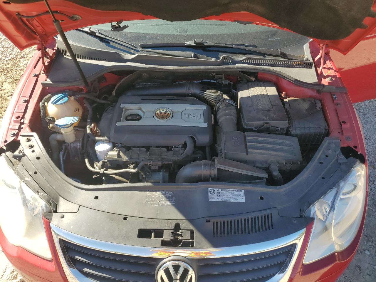 2011 Volkswagen Eos Komfort Красный vin: WVWBW7AH2BV002942