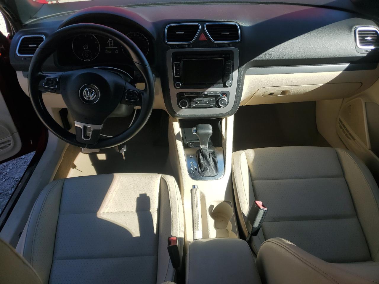 2011 Volkswagen Eos Komfort Красный vin: WVWBW7AH2BV002942