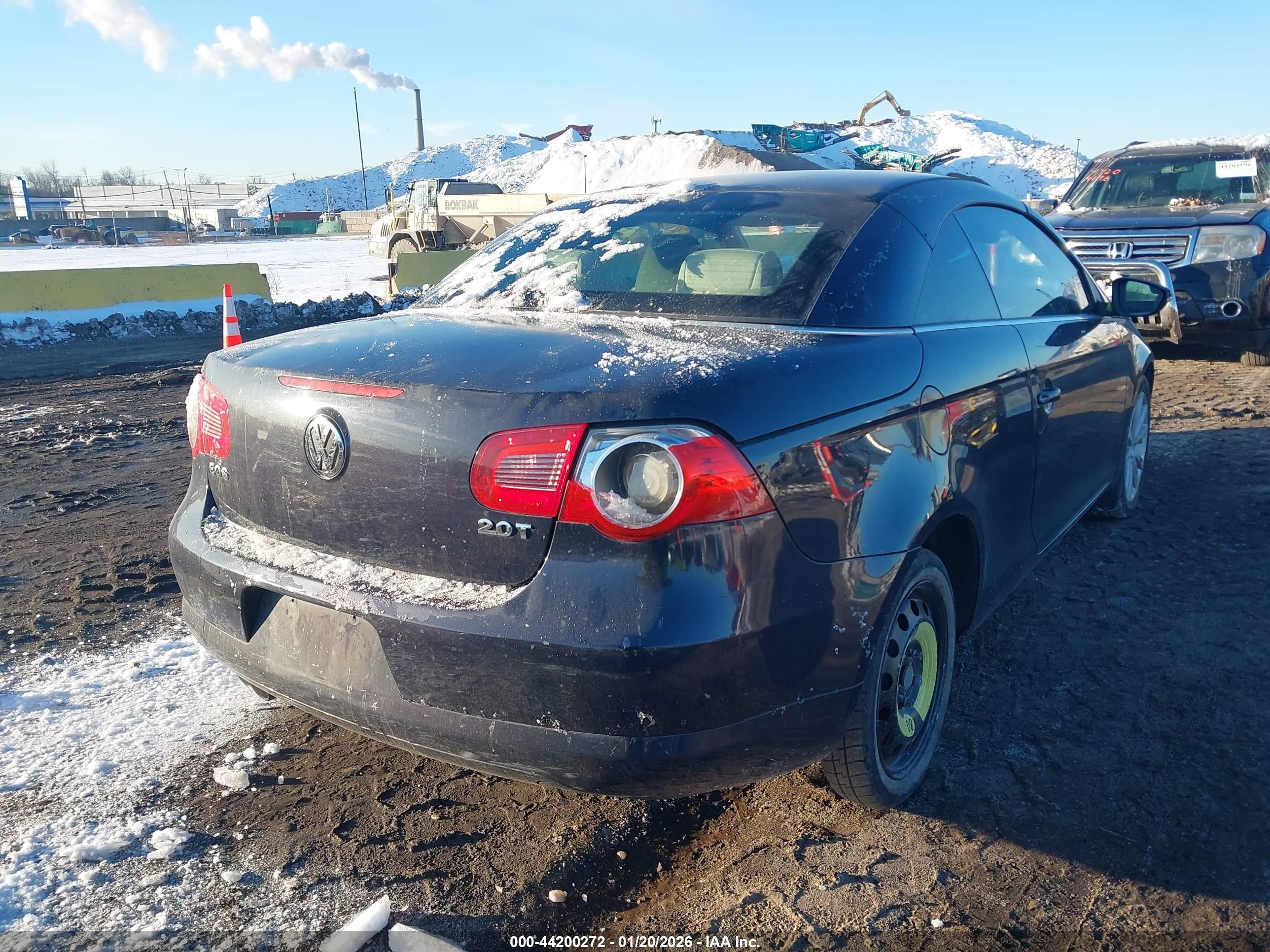 2011 Volkswagen Eos Komfort Black vin: WVWBW7AH2BV003542