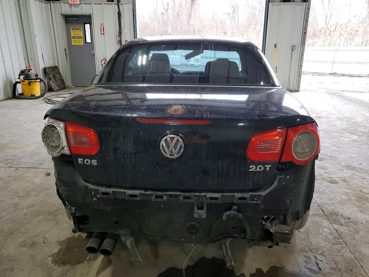 2011 Volkswagen Eos Komfort Black vin: WVWBW7AH3BV002898