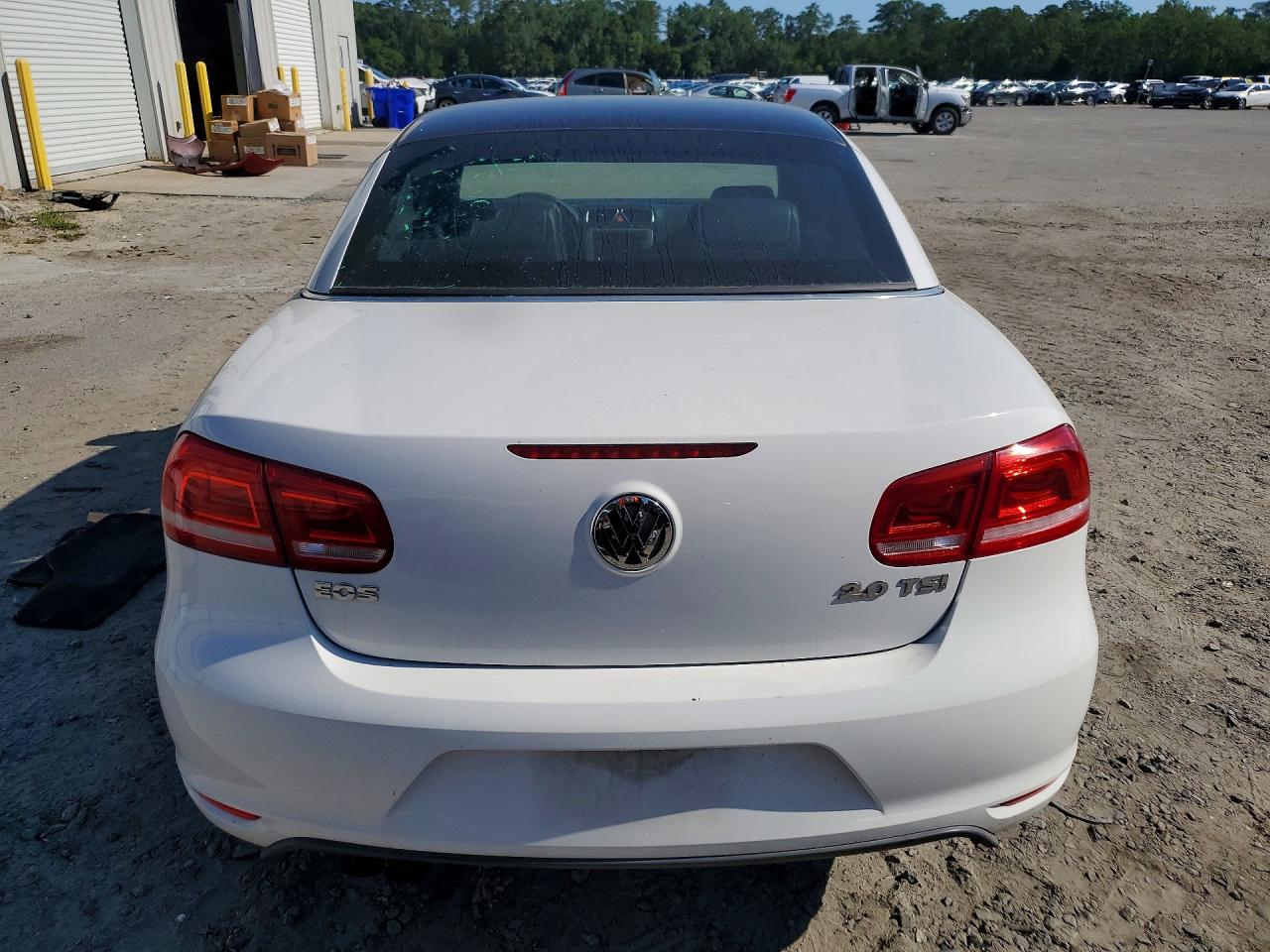 2012 Volkswagen Eos Komfort White vin: WVWBW7AH3CV000392