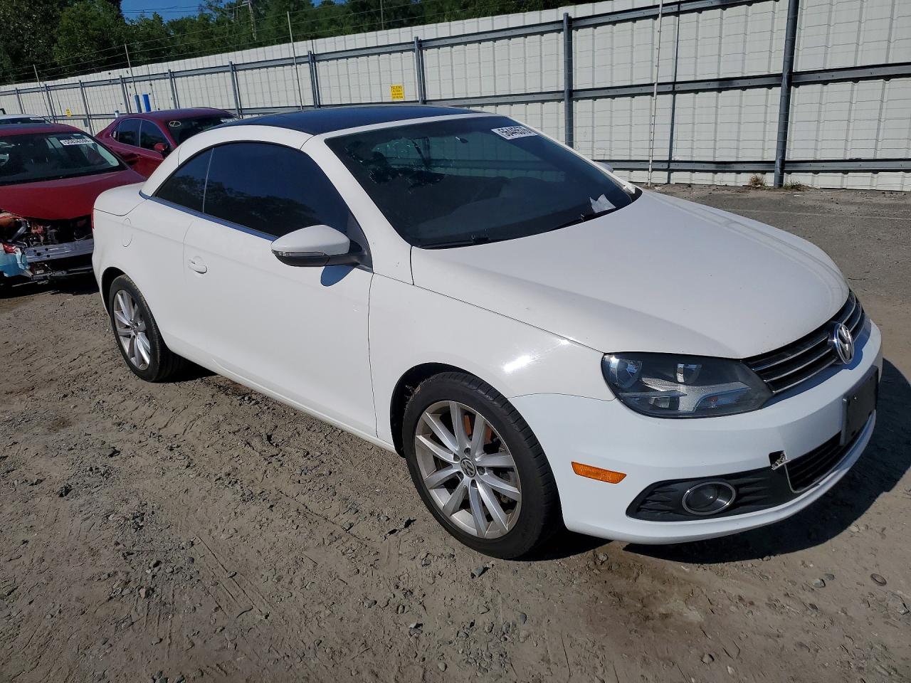 2012 Volkswagen Eos Komfort White vin: WVWBW7AH3CV000392