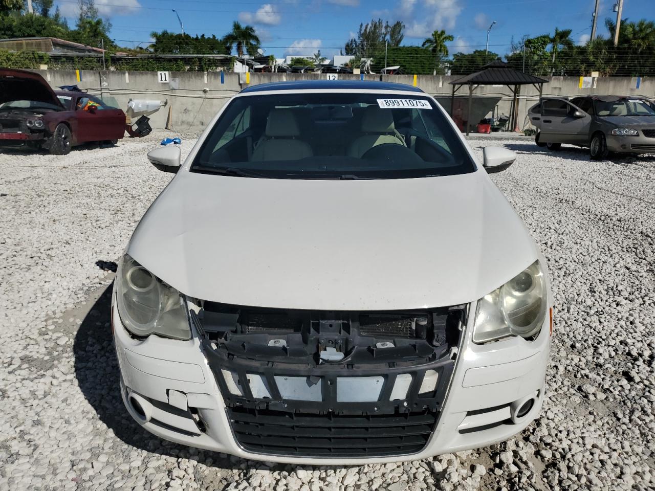 2011 Volkswagen Eos Komfort Белый vin: WVWBW7AH4BV002456