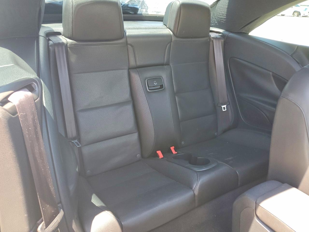 2012 Volkswagen Eos Komfort Blue vin: WVWBW7AH4CV001518