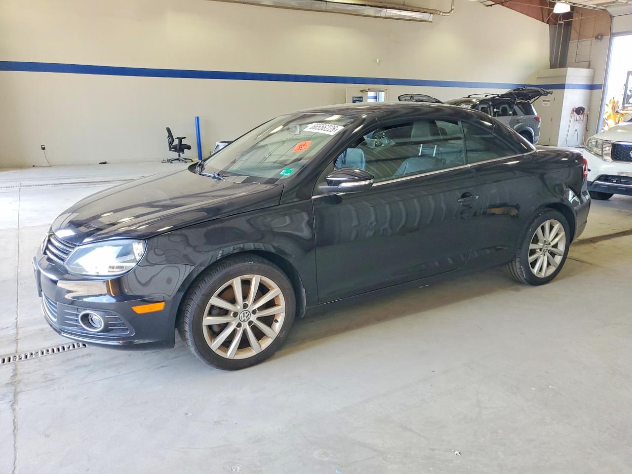 2012 Volkswagen Eos Komfort Black vin: WVWBW7AH4CV006346
