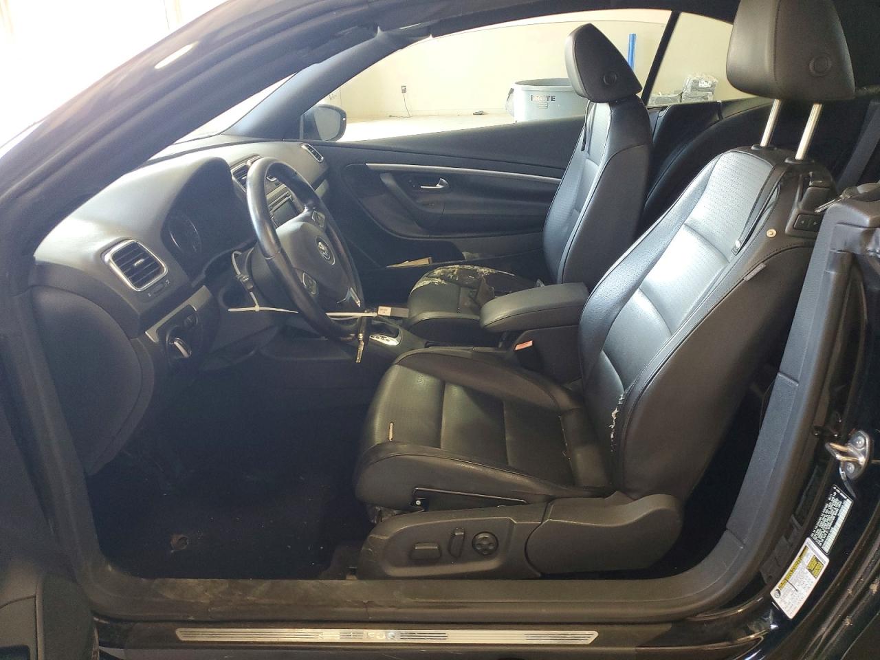 2012 Volkswagen Eos Komfort Black vin: WVWBW7AH4CV006346