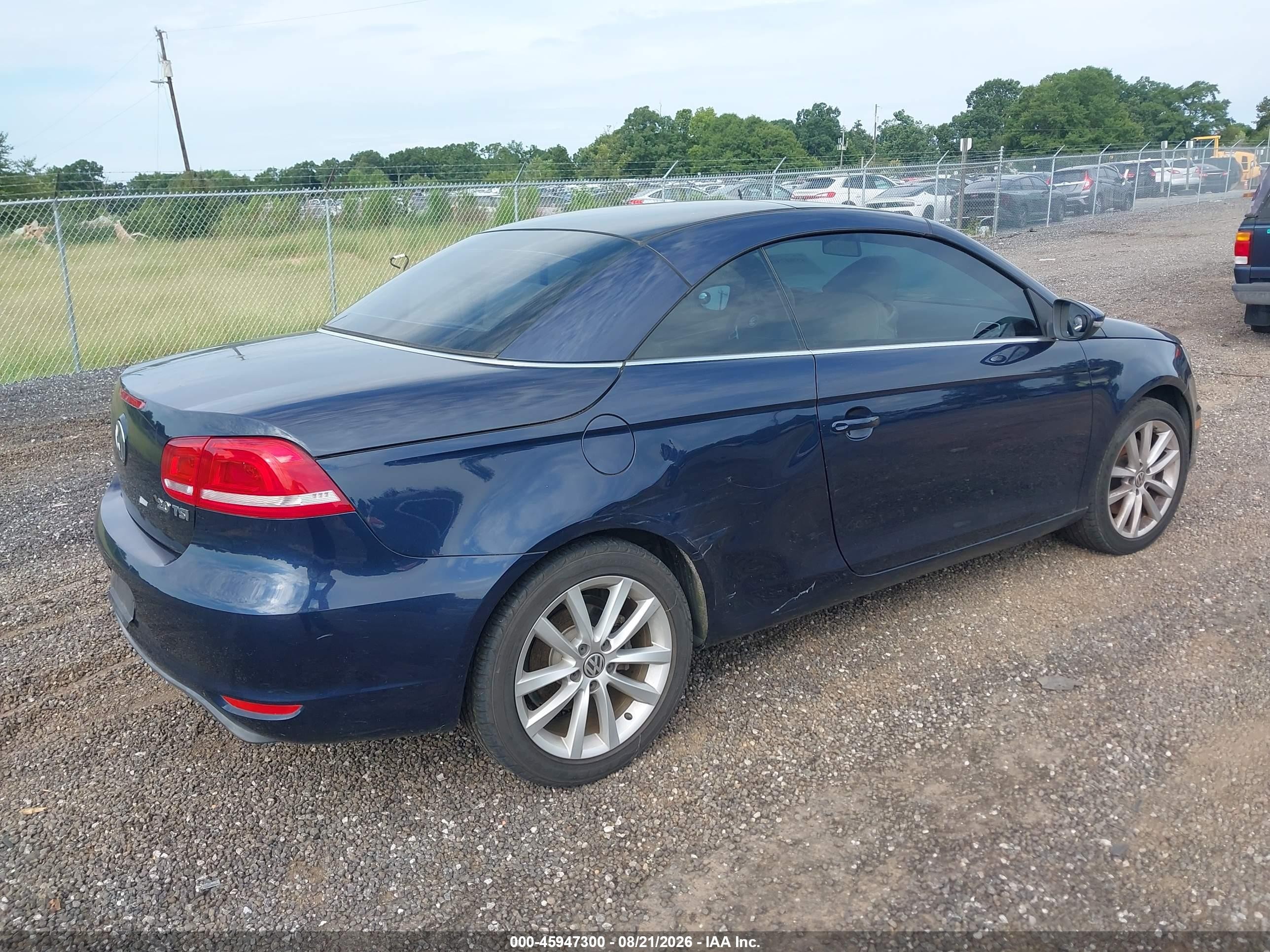 2012 Volkswagen Eos Komfort Blue vin: WVWBW7AH5CV004072