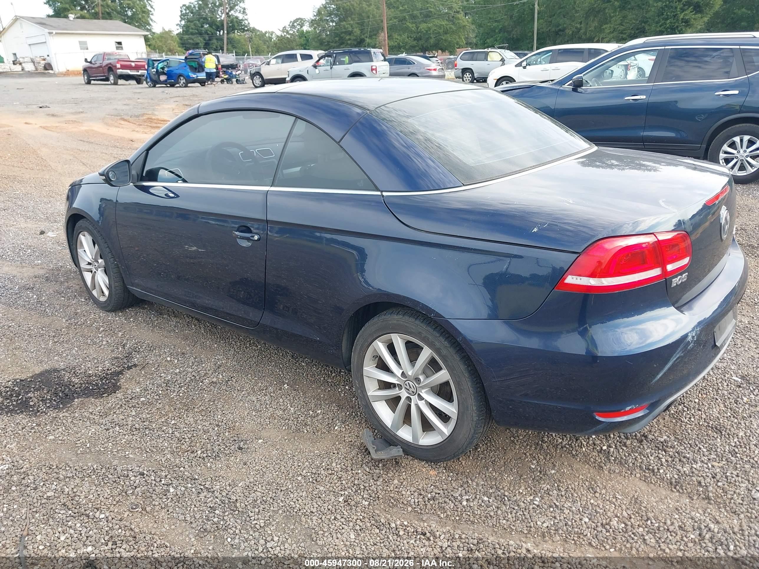 2012 Volkswagen Eos Komfort Blue vin: WVWBW7AH5CV004072