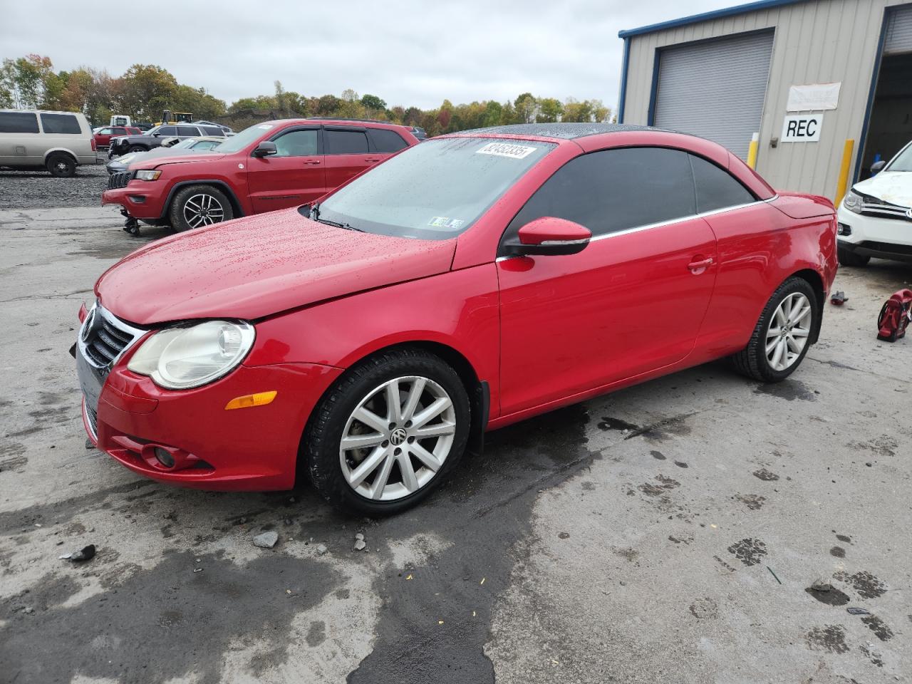 2011 Volkswagen Eos Komfort Red vin: WVWBW7AH6BV002880