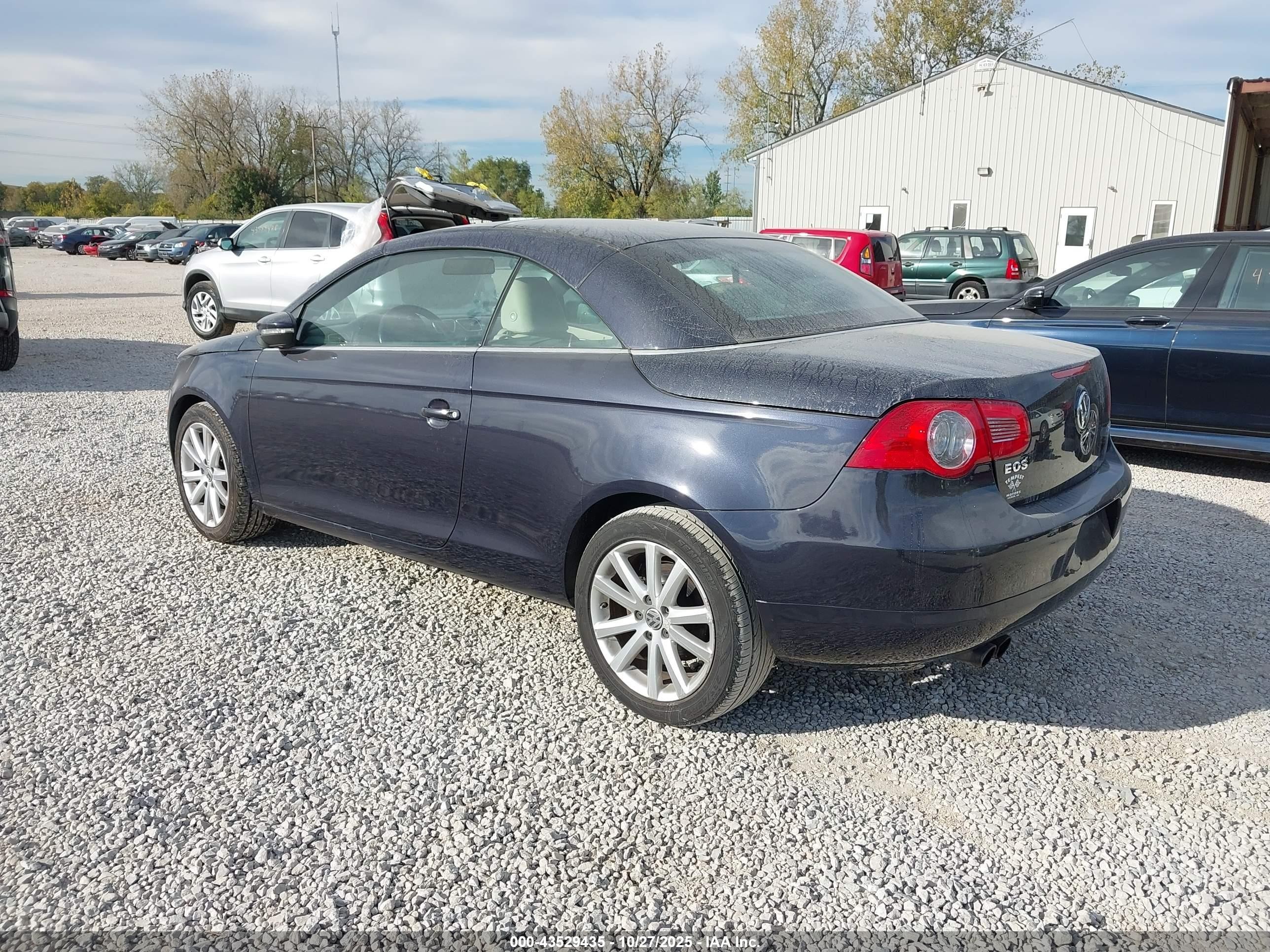 2011 Volkswagen Eos Komfort Blue vin: WVWBW7AH7BV003259