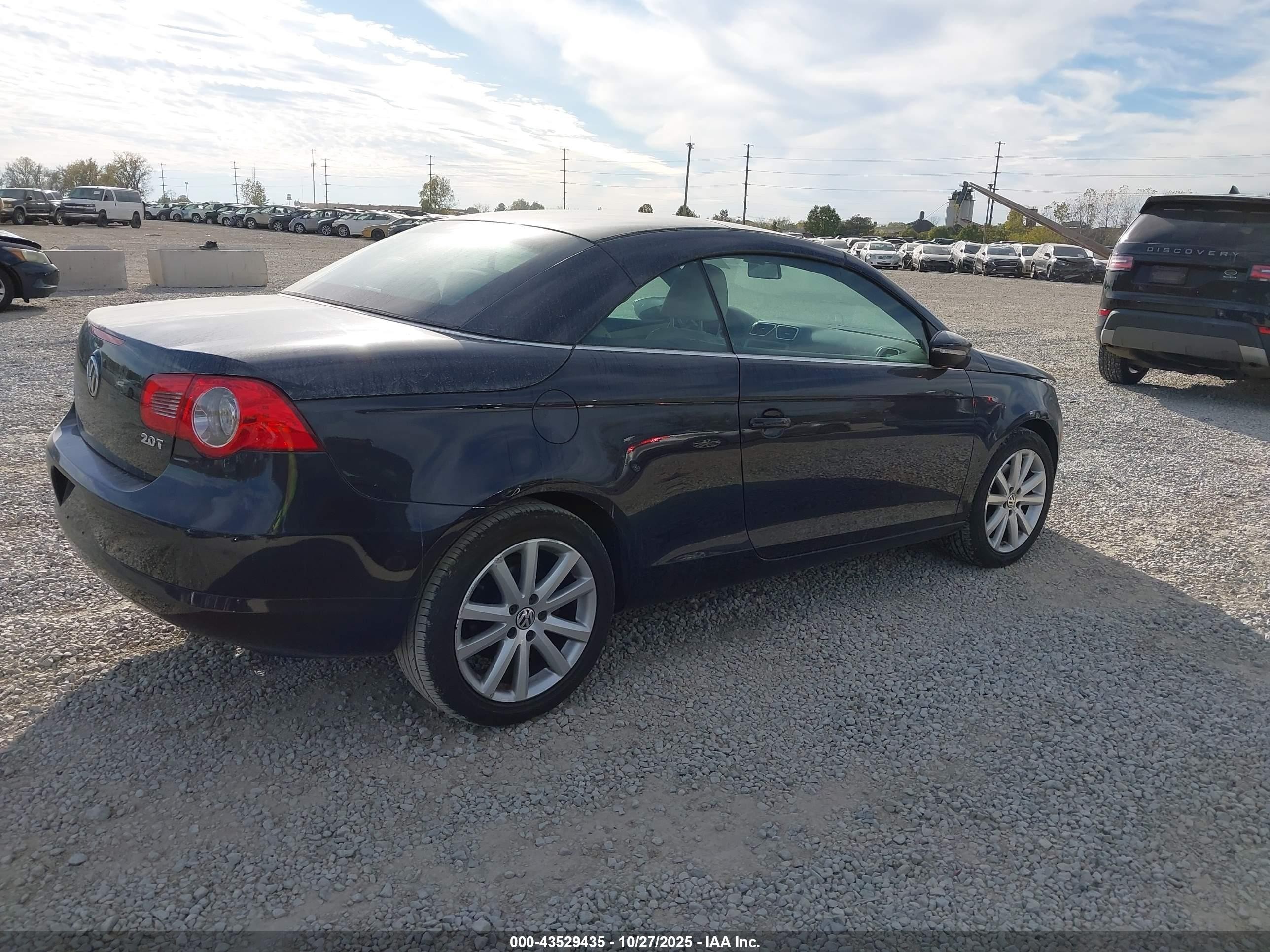2011 Volkswagen Eos Komfort Blue vin: WVWBW7AH7BV003259
