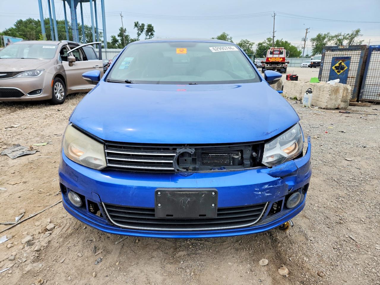 2012 Volkswagen Eos Komfort Blue vin: WVWBW7AH7CV003070