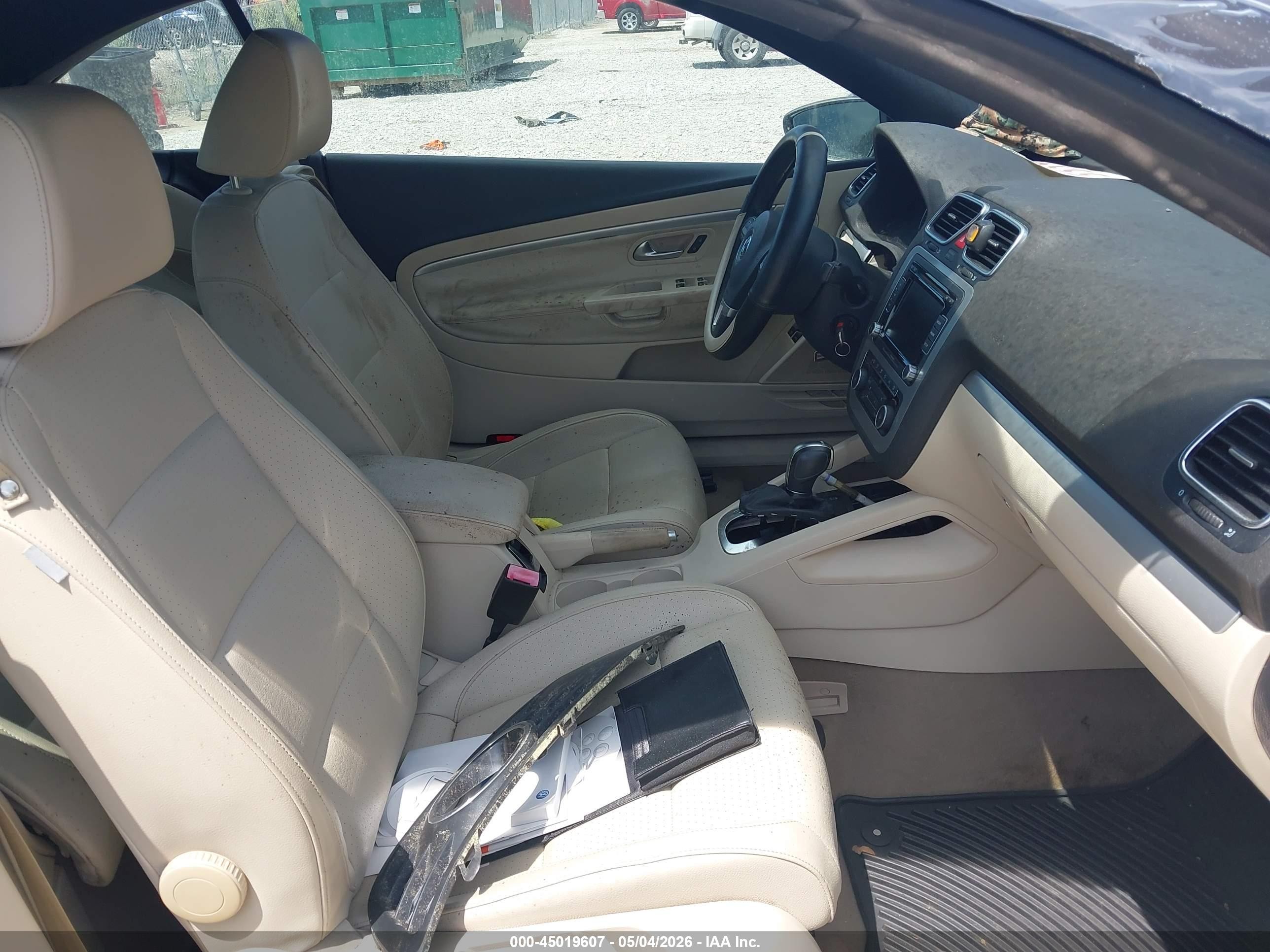 2012 Volkswagen Eos Komfort Серый vin: WVWBW7AH7CV009855