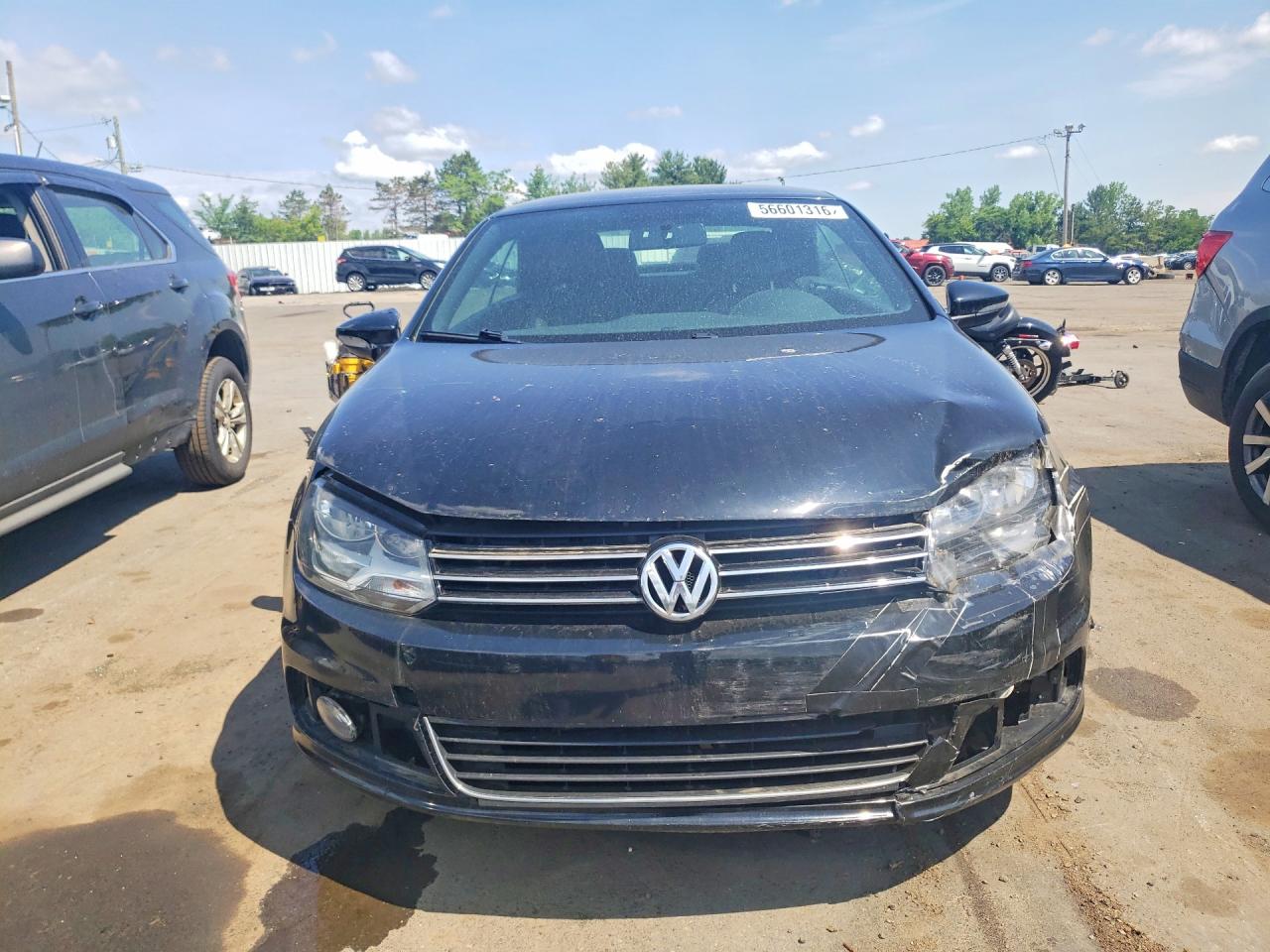 2012 Volkswagen Eos Komfort Black vin: WVWBW7AH7CV012447