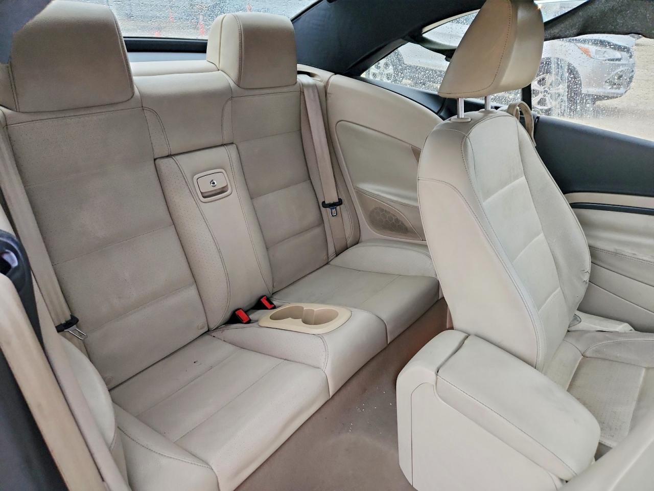 2011 Volkswagen Eos Komfort Красный vin: WVWBW7AH8BV004680