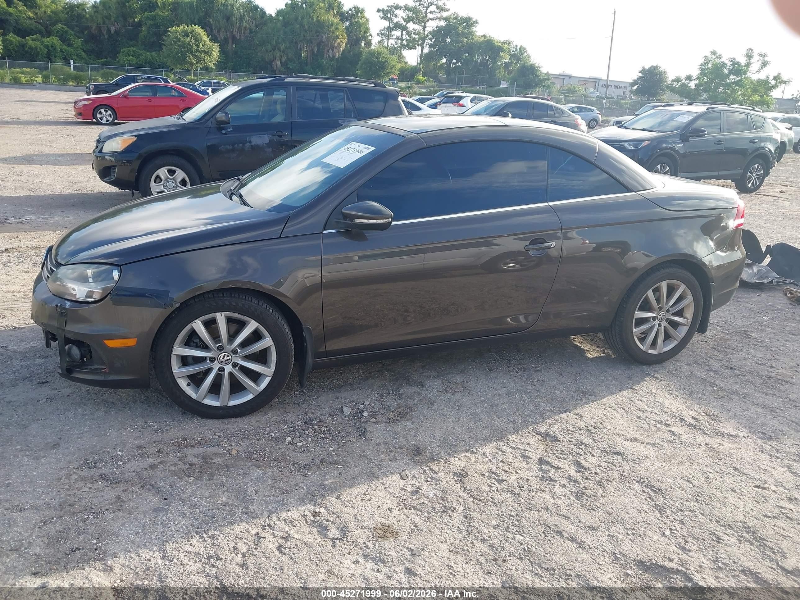 2012 Volkswagen Eos Komfort Gray vin: WVWBW7AH8CV020072