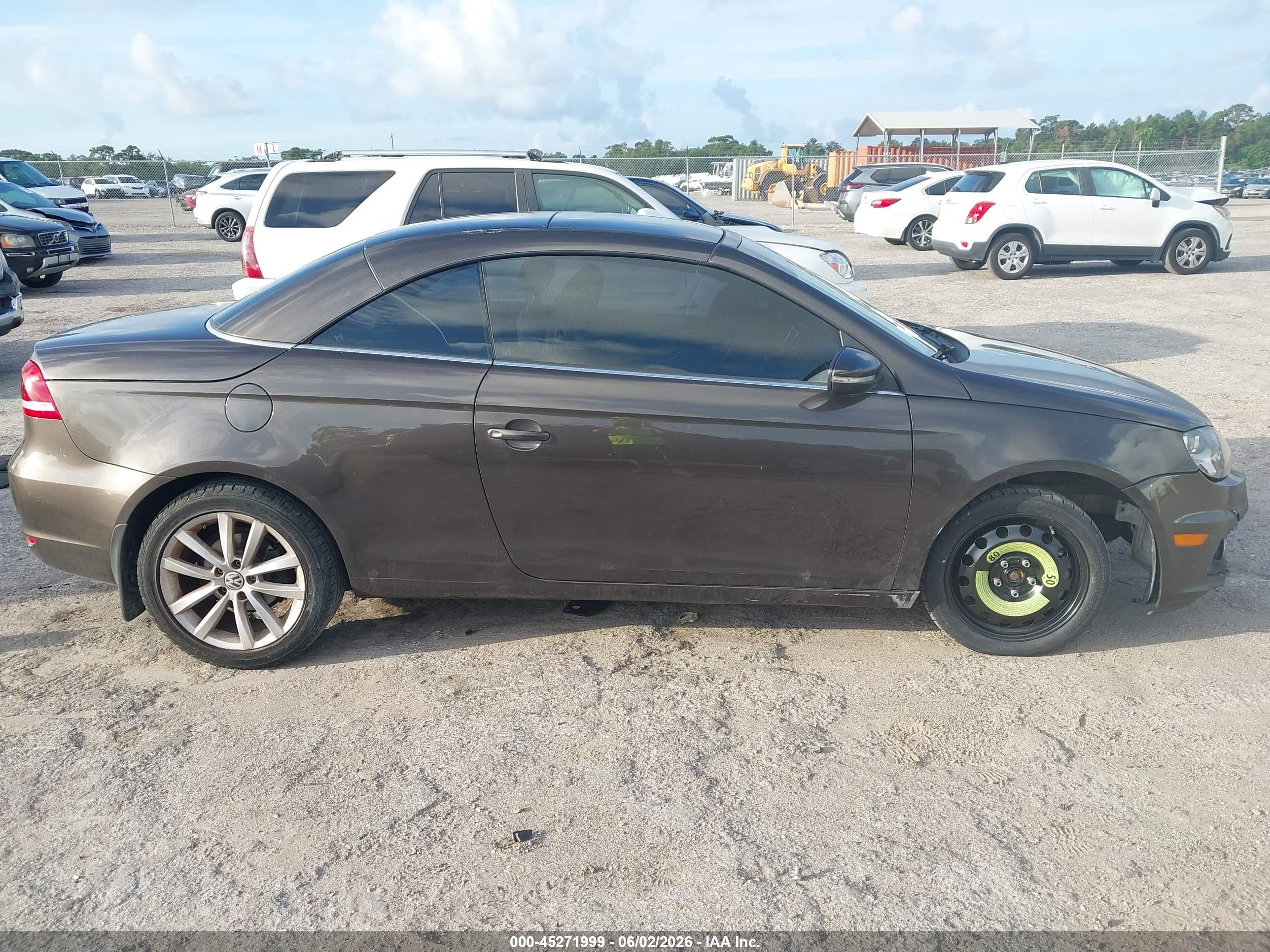 2012 Volkswagen Eos Komfort Gray vin: WVWBW7AH8CV020072