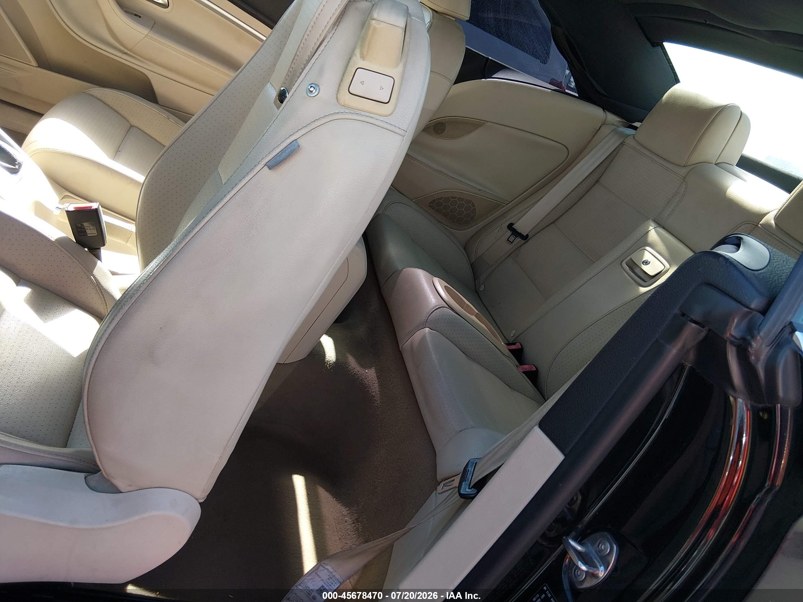 2012 Volkswagen Eos Komfort Черный vin: WVWBW7AH8CV020346