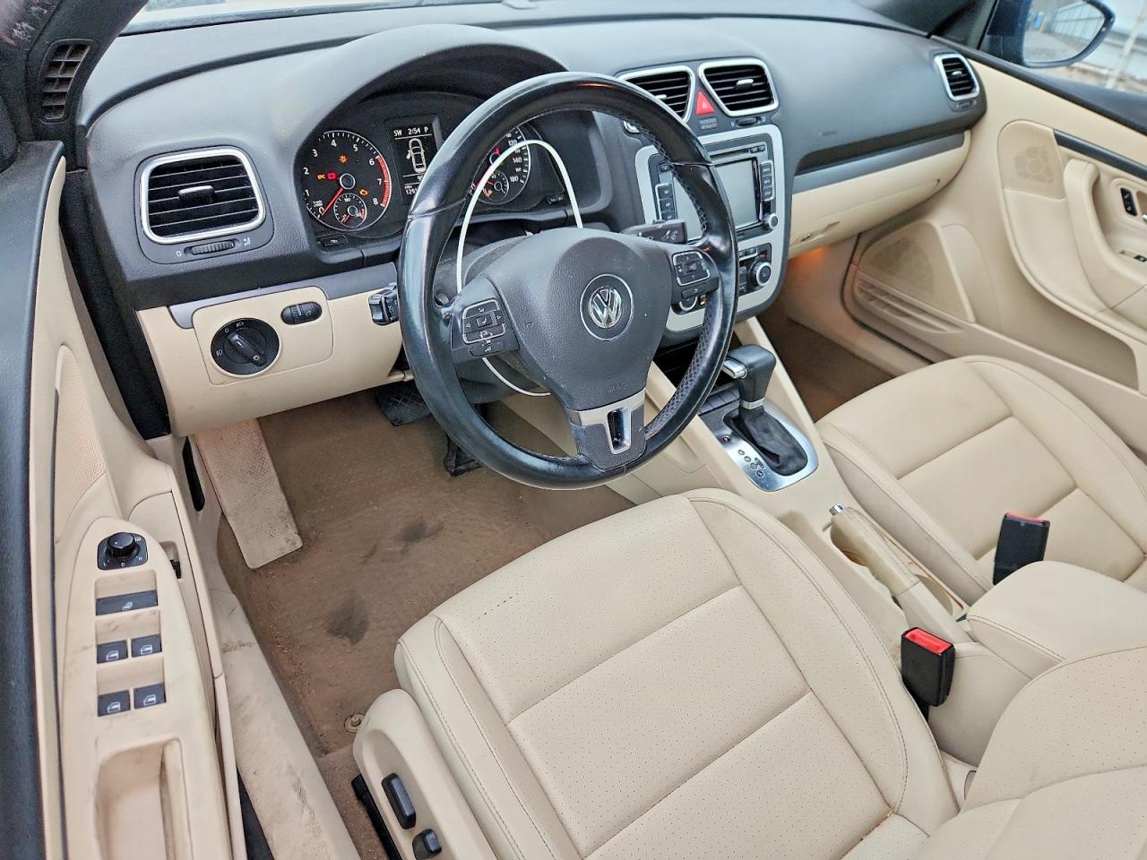 2011 Volkswagen Eos Komfort Черный vin: WVWBW7AH9BV005045