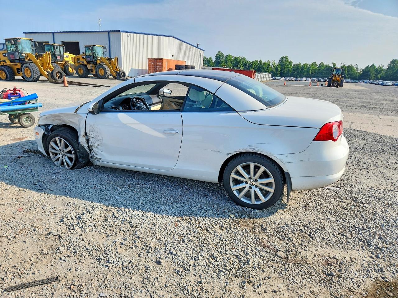 2011 Volkswagen Eos Komfort White vin: WVWBW7AHXBV005183