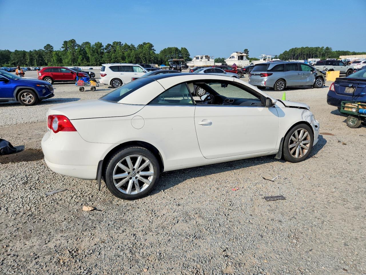 2011 Volkswagen Eos Komfort White vin: WVWBW7AHXBV005183