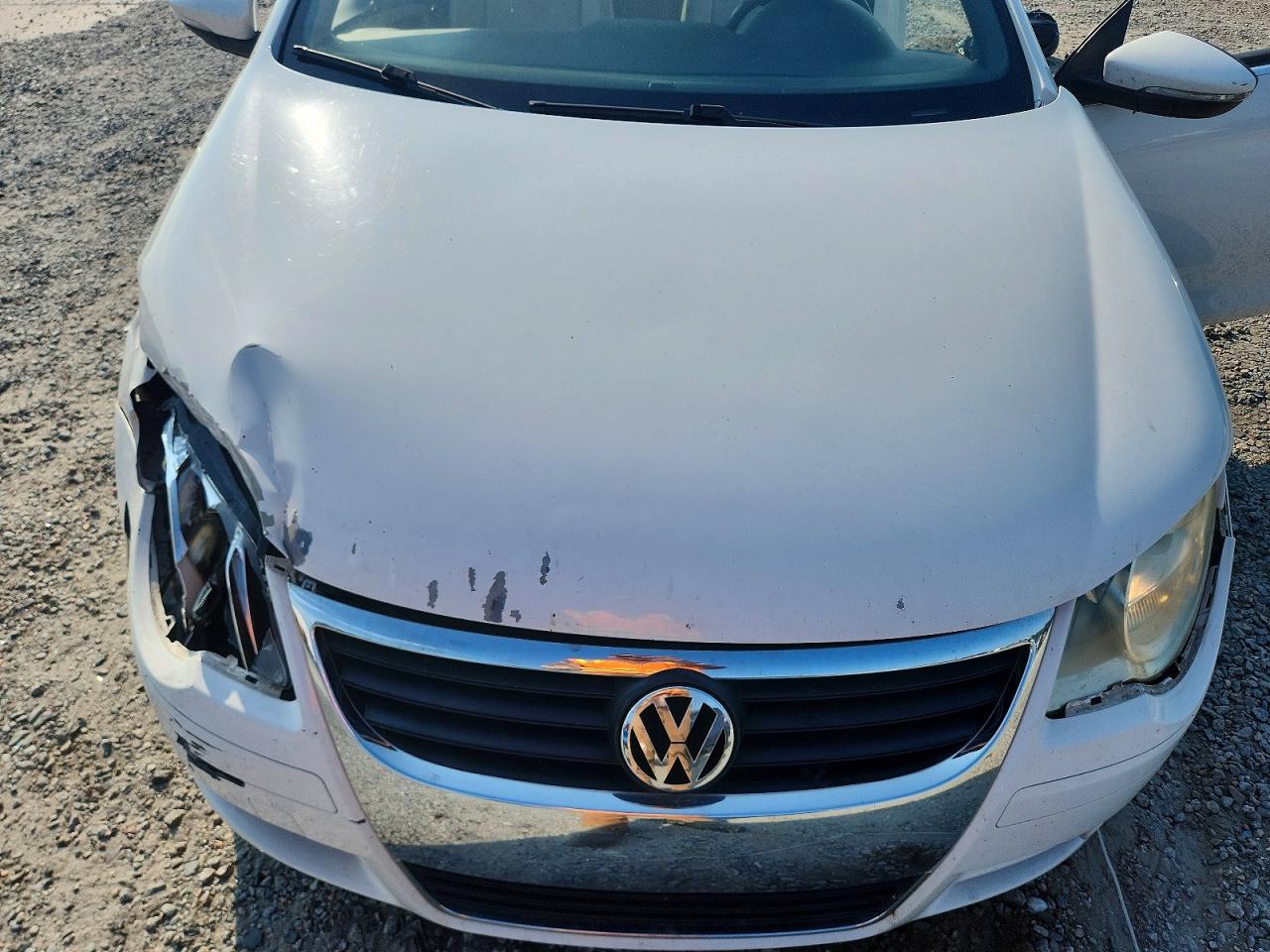 2011 Volkswagen Eos Komfort White vin: WVWBW7AHXBV005183