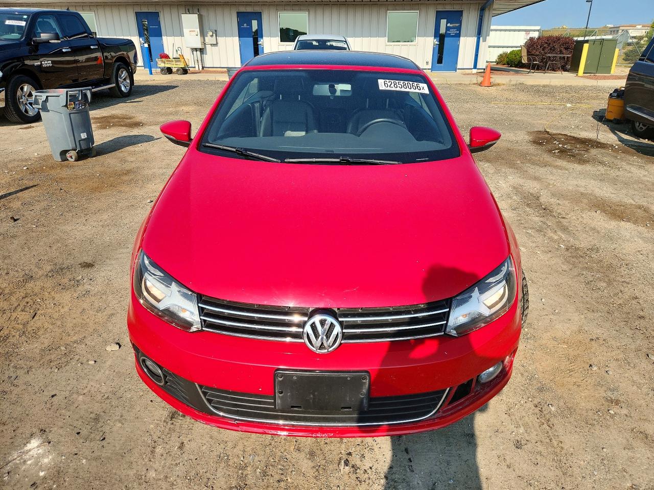 2013 Volkswagen Eos Komfort Red vin: WVWBW8AH1DV003072