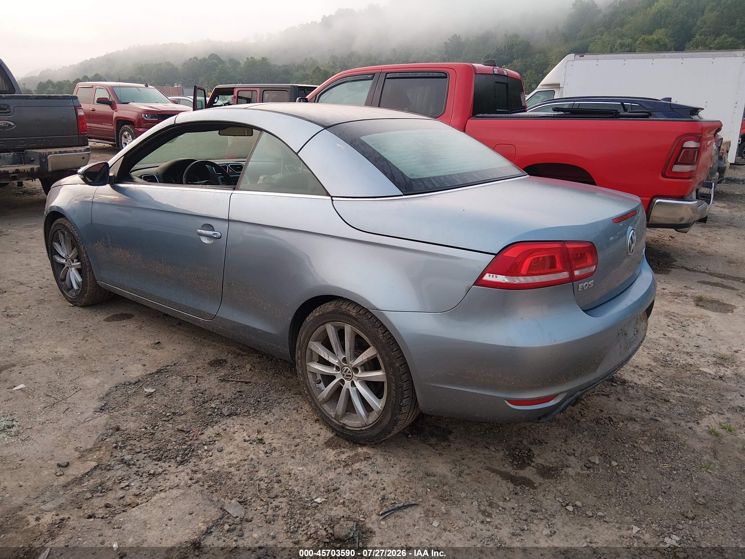 2013 Volkswagen Eos Komfort Light Blue vin: WVWBW8AH1DV006070