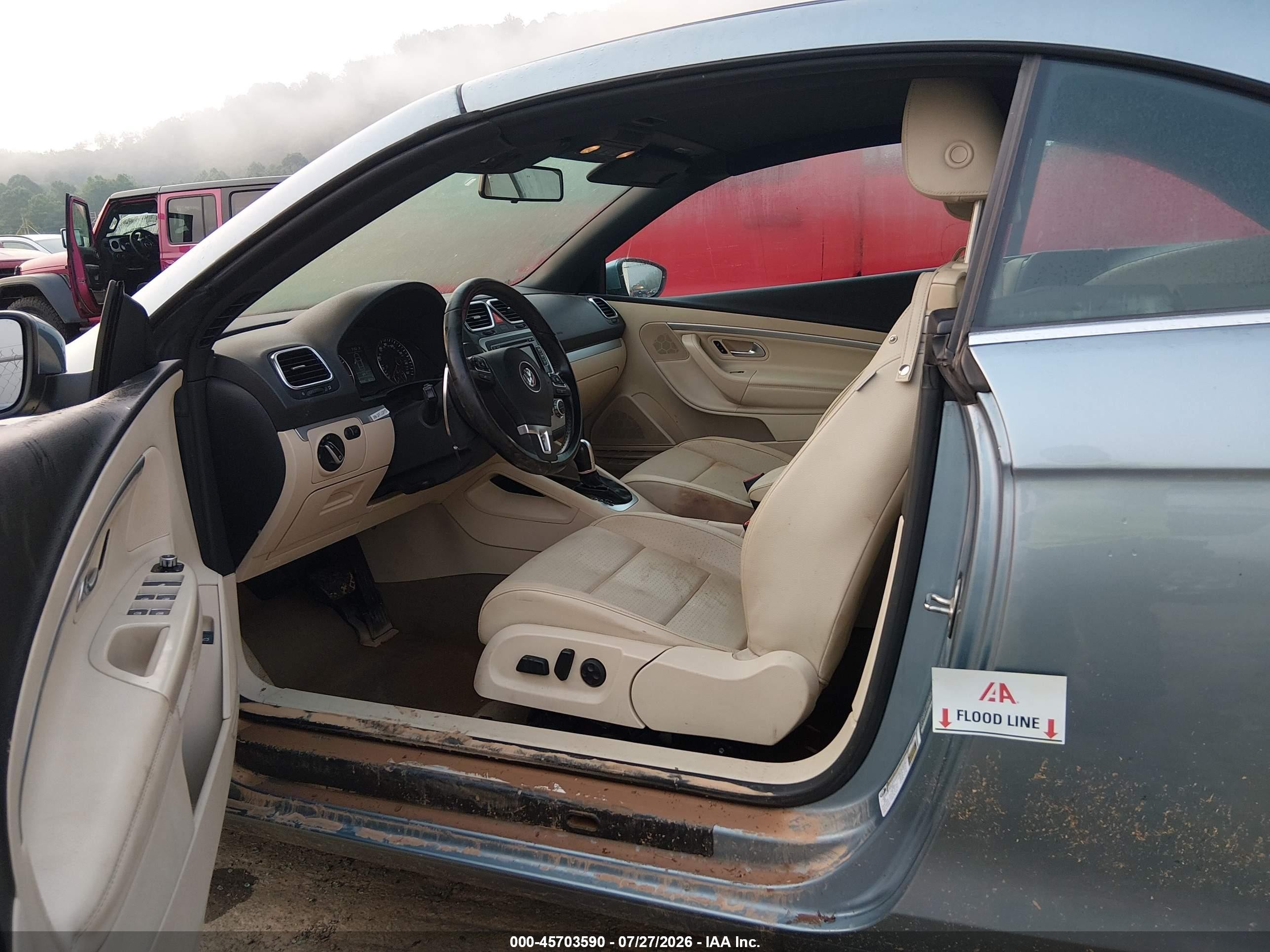 2013 Volkswagen Eos Komfort Light Blue vin: WVWBW8AH1DV006070