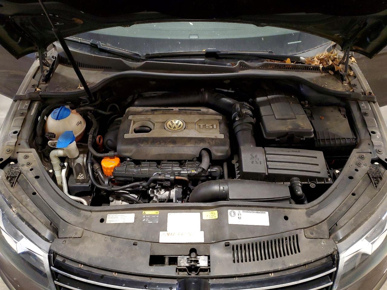 2013 Volkswagen Eos Komfort Brown vin: WVWBW8AH1DV008028