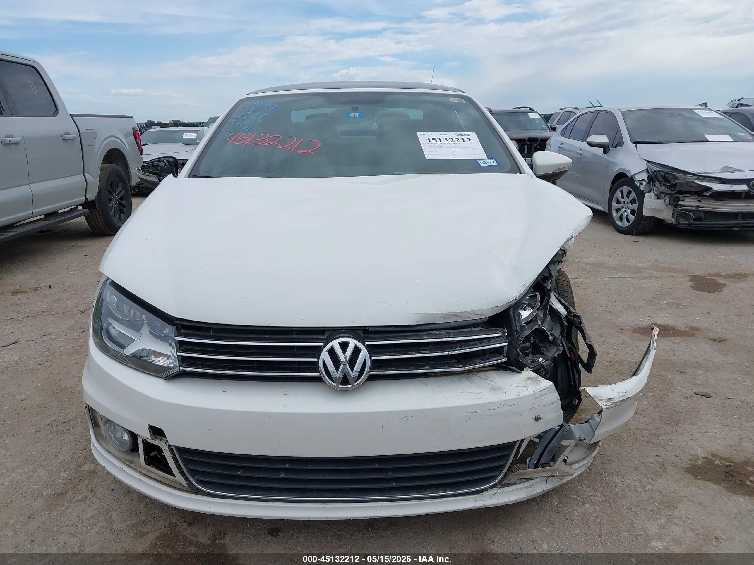 2014 Volkswagen Eos Komfort White vin: WVWBW8AH1EV000979