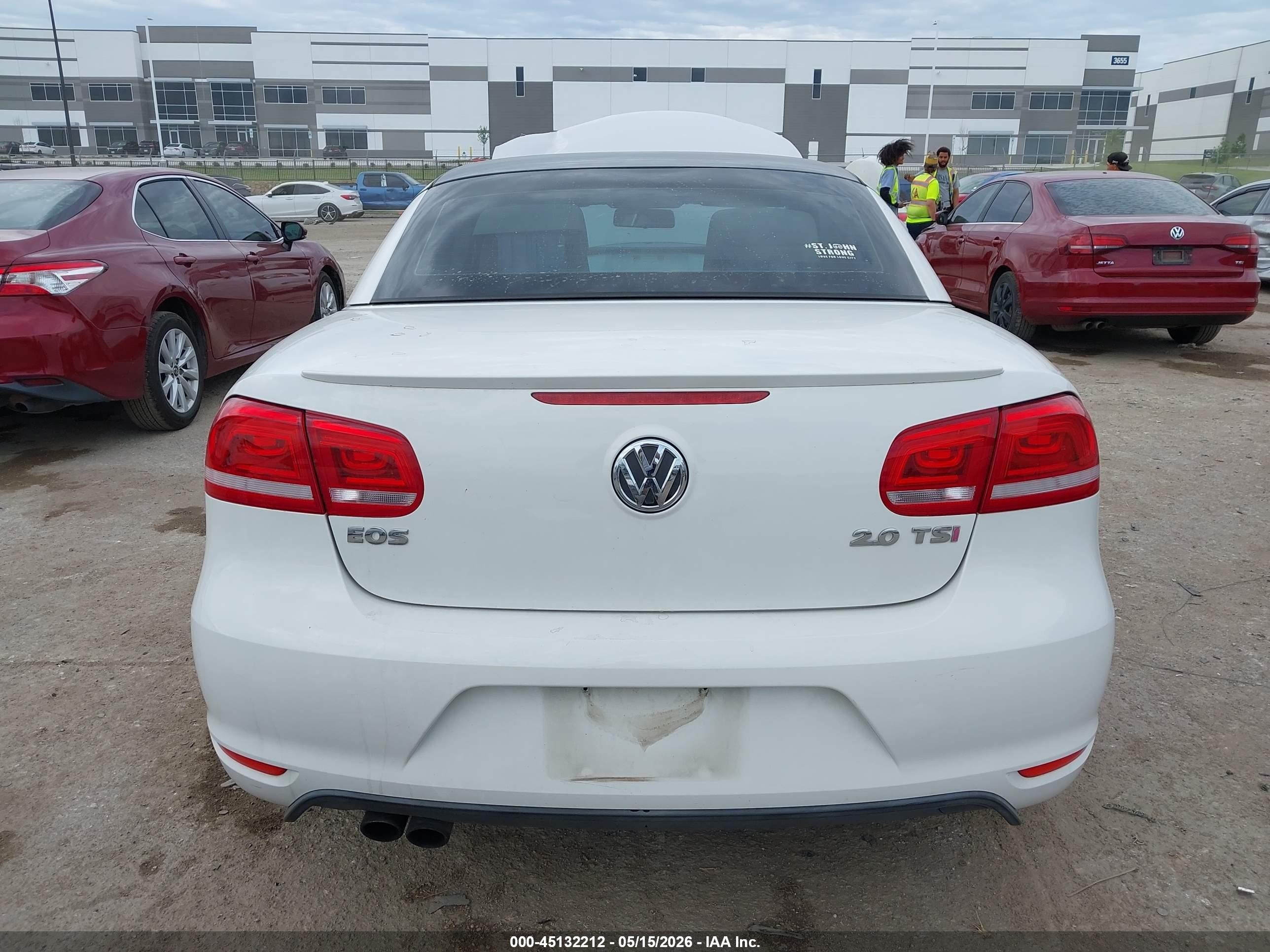 2014 Volkswagen Eos Komfort White vin: WVWBW8AH1EV000979