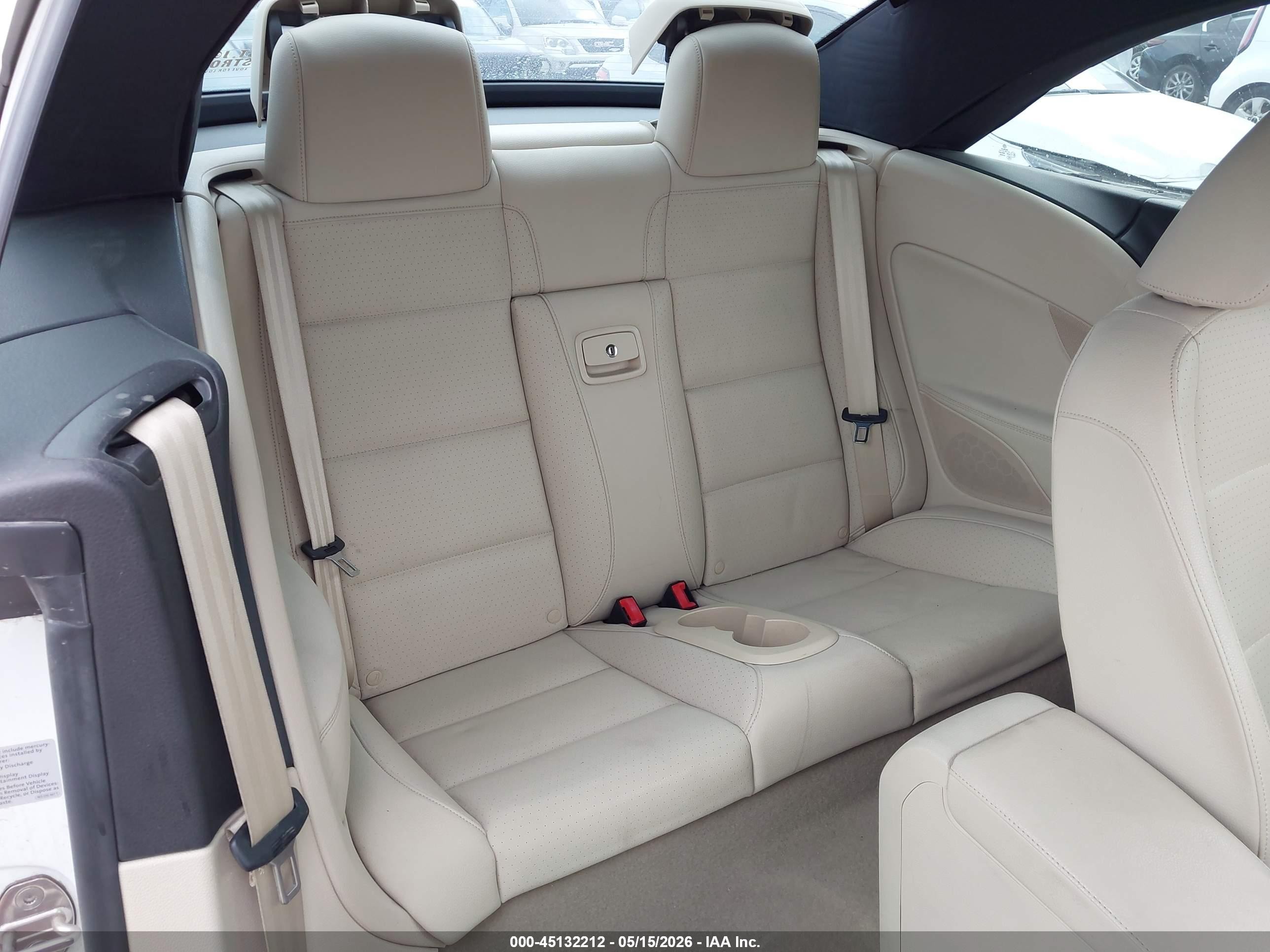 2014 Volkswagen Eos Komfort White vin: WVWBW8AH1EV000979