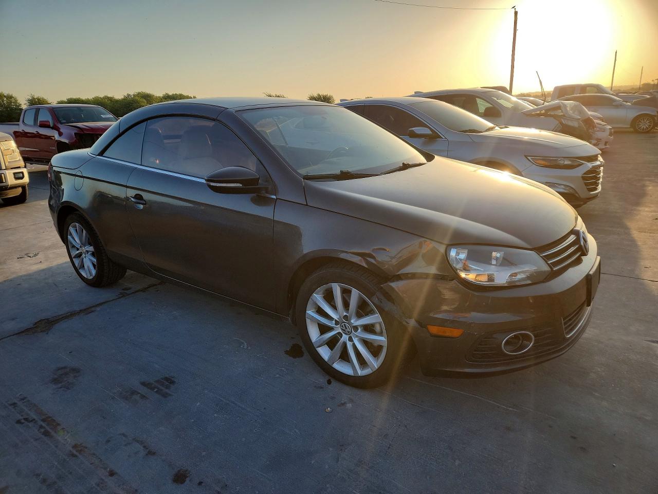 2014 Volkswagen Eos Komfort Brown vin: WVWBW8AH2EV003258