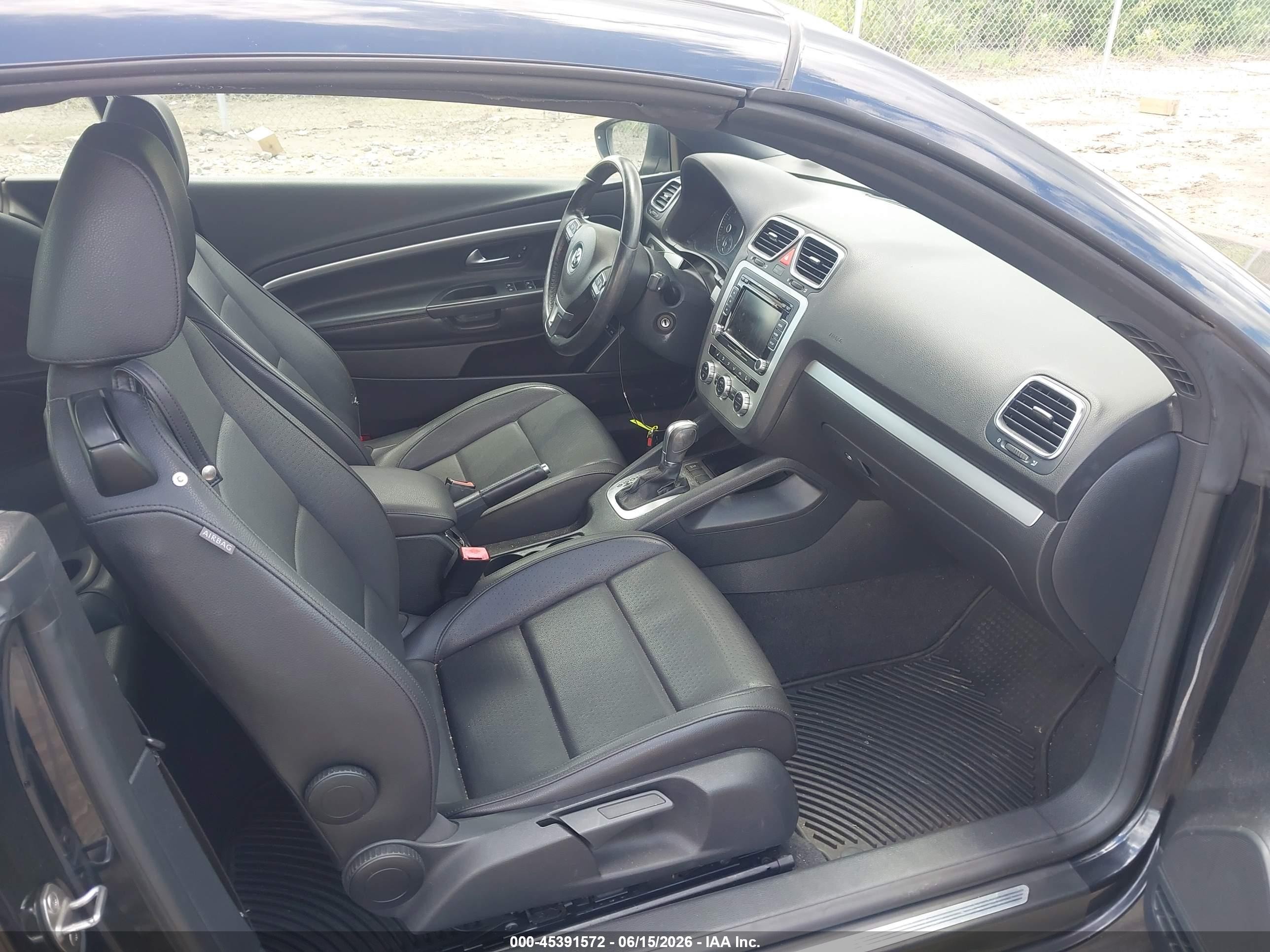 2013 Volkswagen Eos Komfort Black vin: WVWBW8AH3DV003929