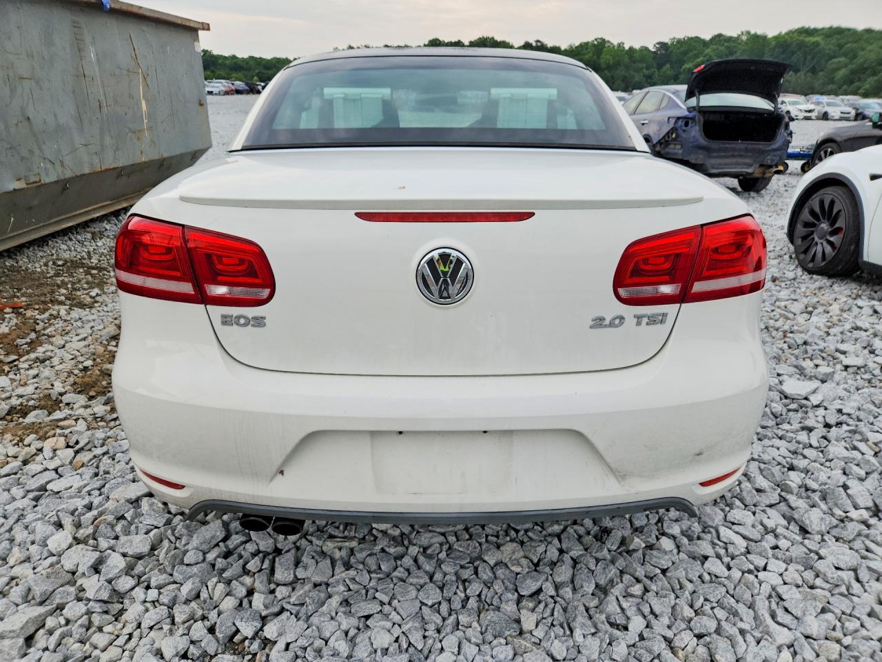 2014 Volkswagen Eos Komfort White vin: WVWBW8AH3EV000191