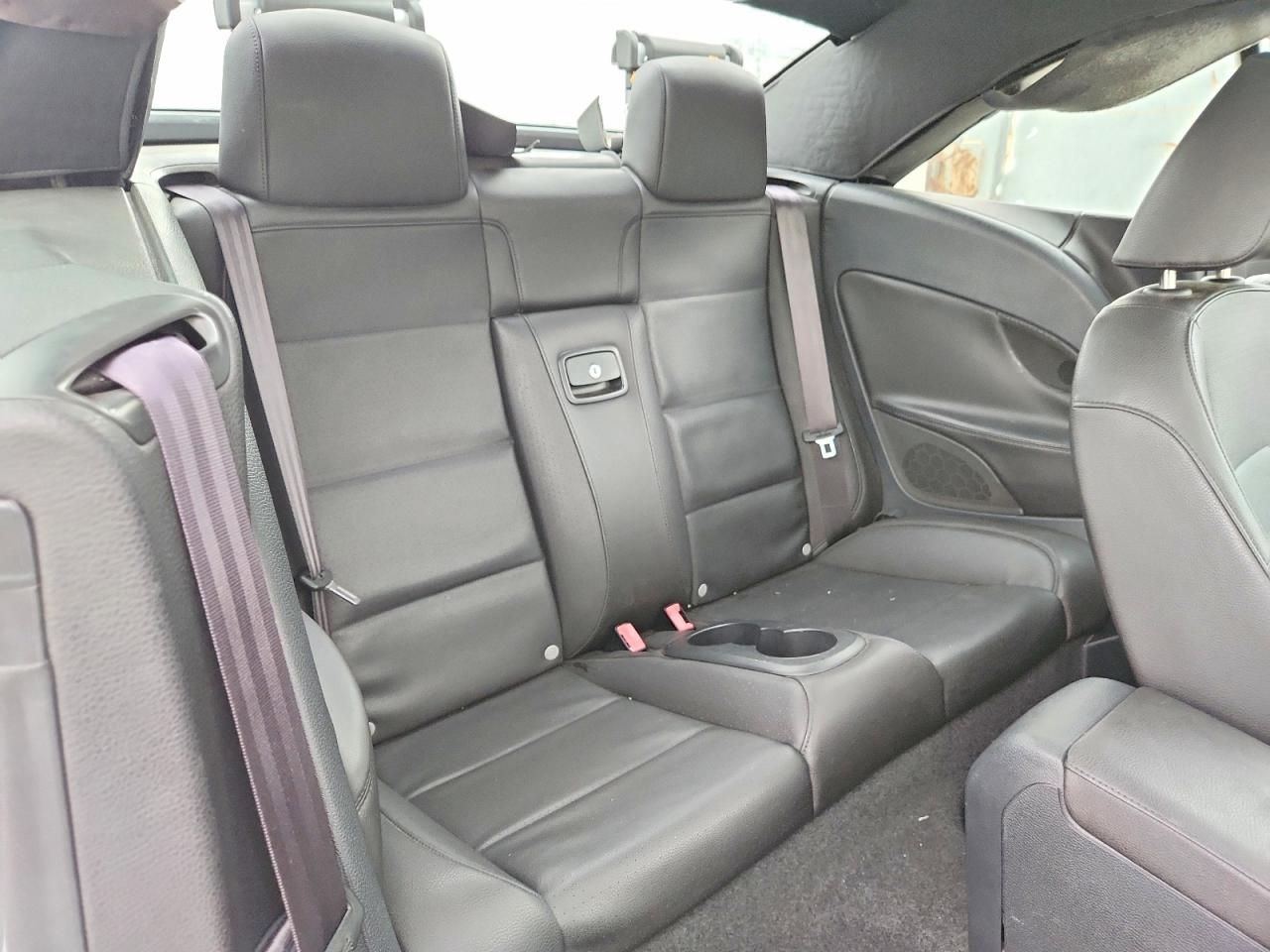 2014 Volkswagen Eos Komfort White vin: WVWBW8AH3EV000191