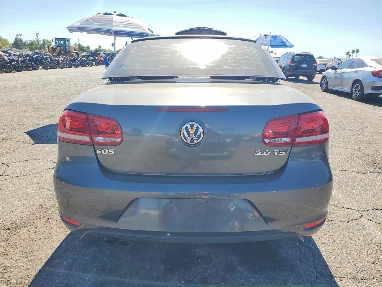2015 Volkswagen Eos Komfort Gray vin: WVWBW8AH3FV002301