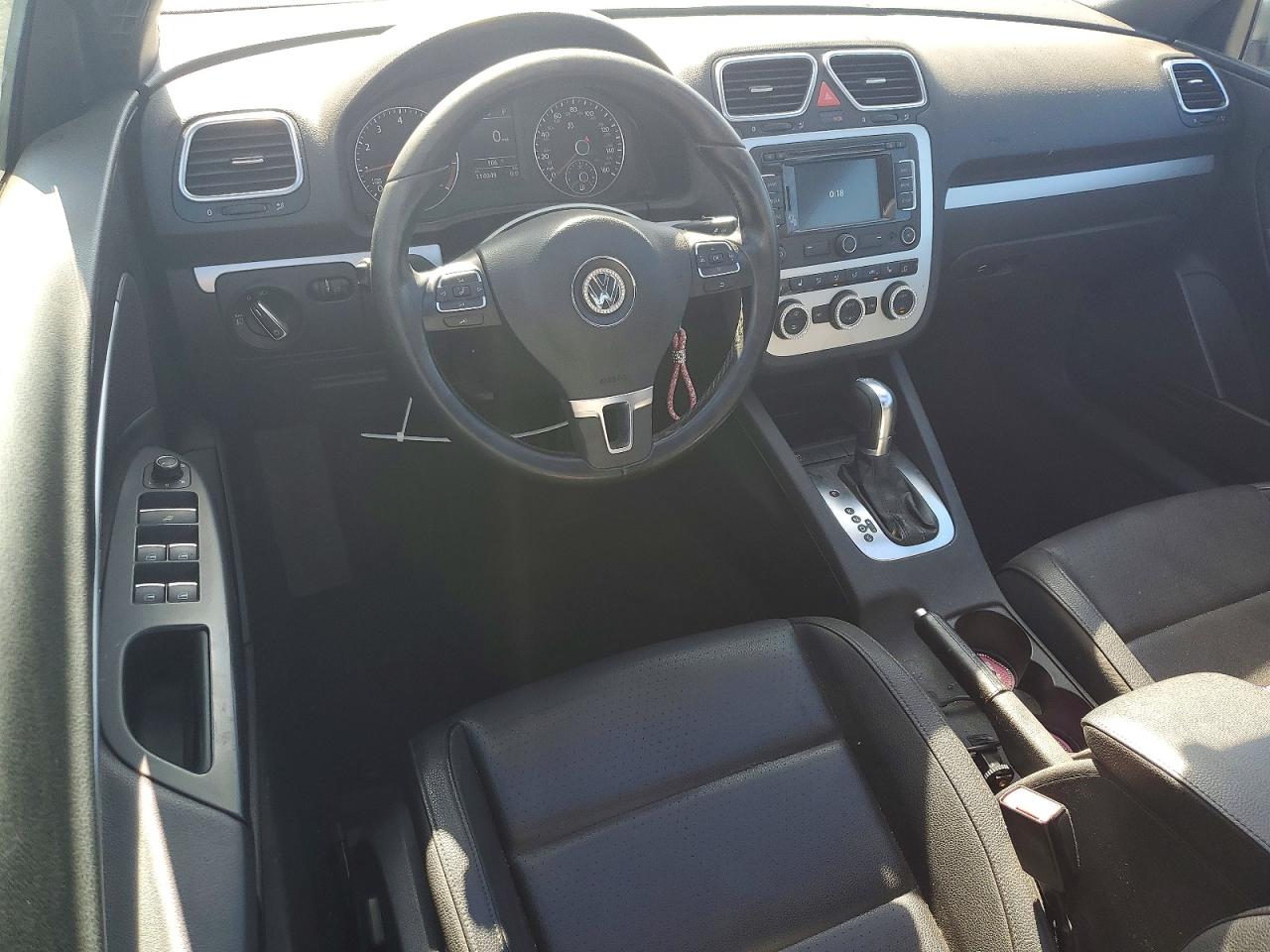 2015 Volkswagen Eos Komfort Gray vin: WVWBW8AH3FV002301