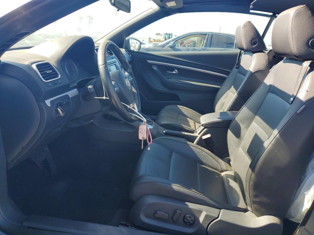 2015 Volkswagen Eos Komfort Gray vin: WVWBW8AH3FV002301