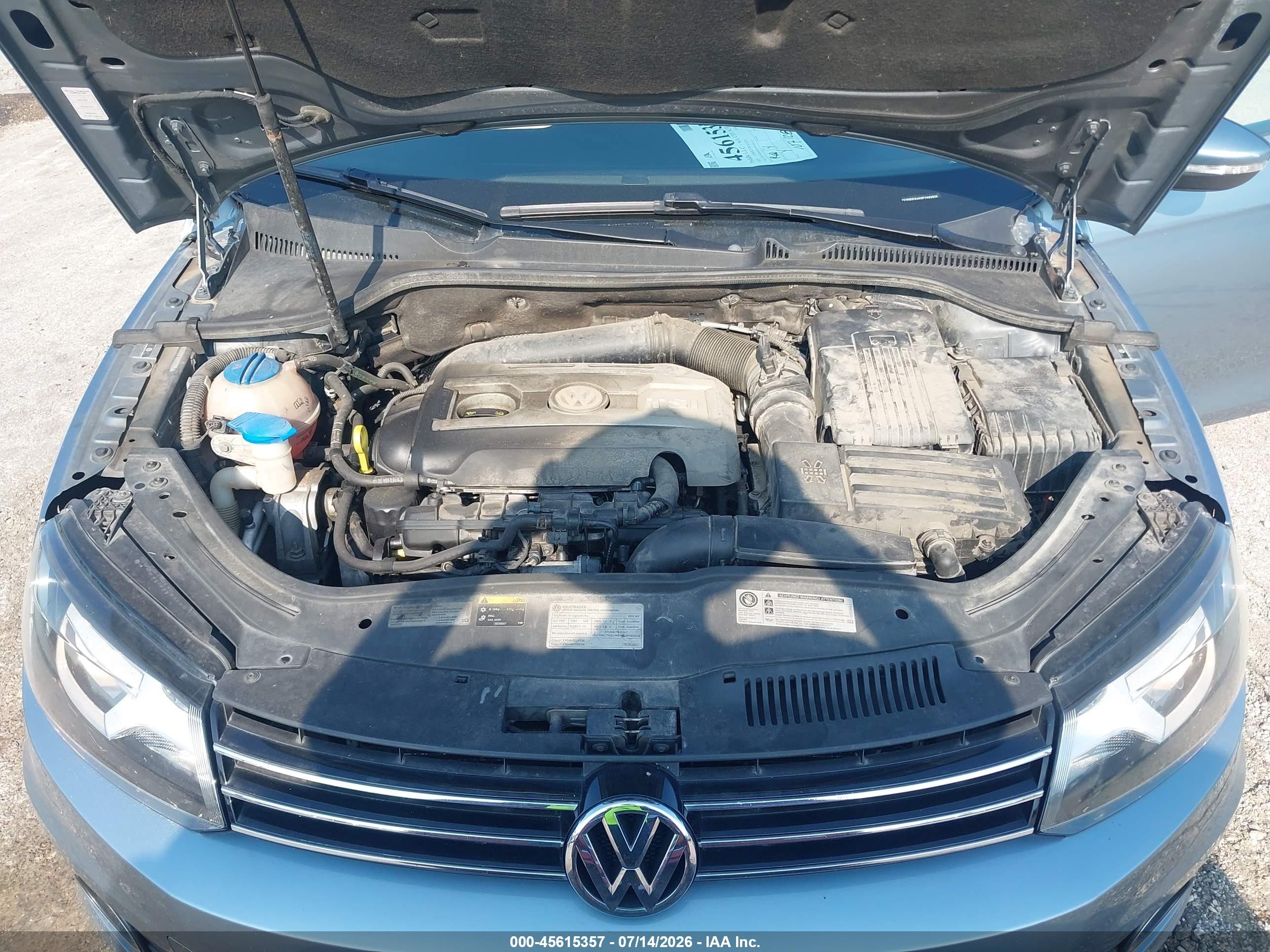 2015 Volkswagen Eos Komfort Edition Light Blue vin: WVWBW8AH3FV002525