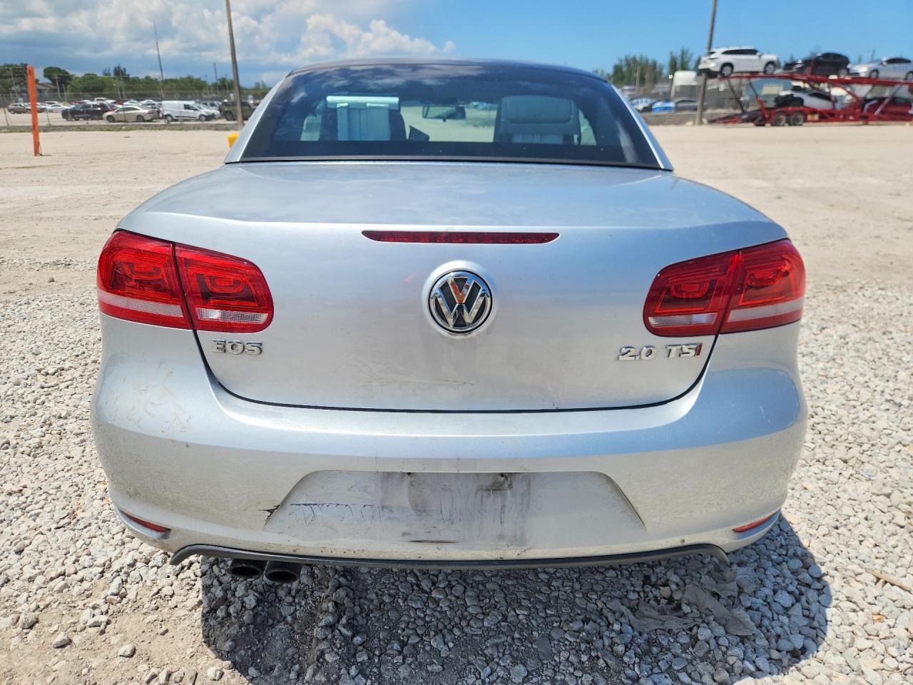 2015 Volkswagen Eos Komfort Silver vin: WVWBW8AH4FV000038