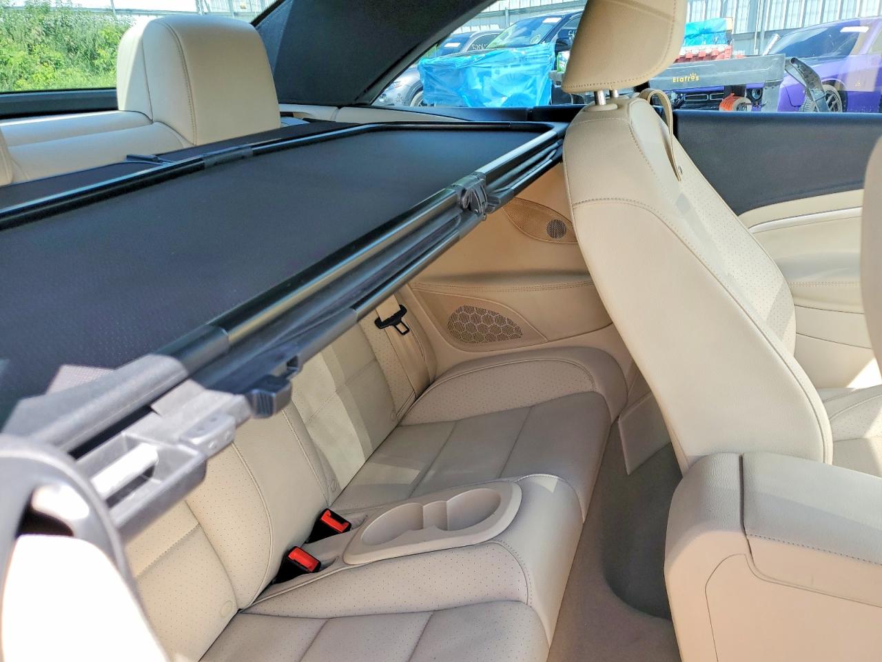 2015 Volkswagen Eos Komfort White vin: WVWBW8AH4FV005692