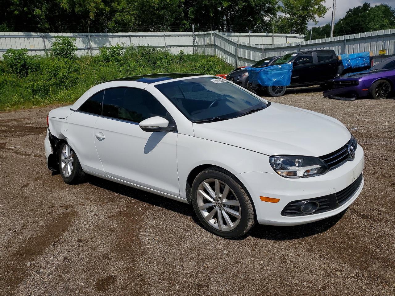 2015 Volkswagen Eos Komfort White vin: WVWBW8AH4FV005692