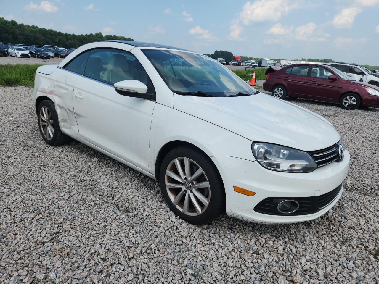 2013 Volkswagen Eos Komfort White vin: WVWBW8AH5DV006413