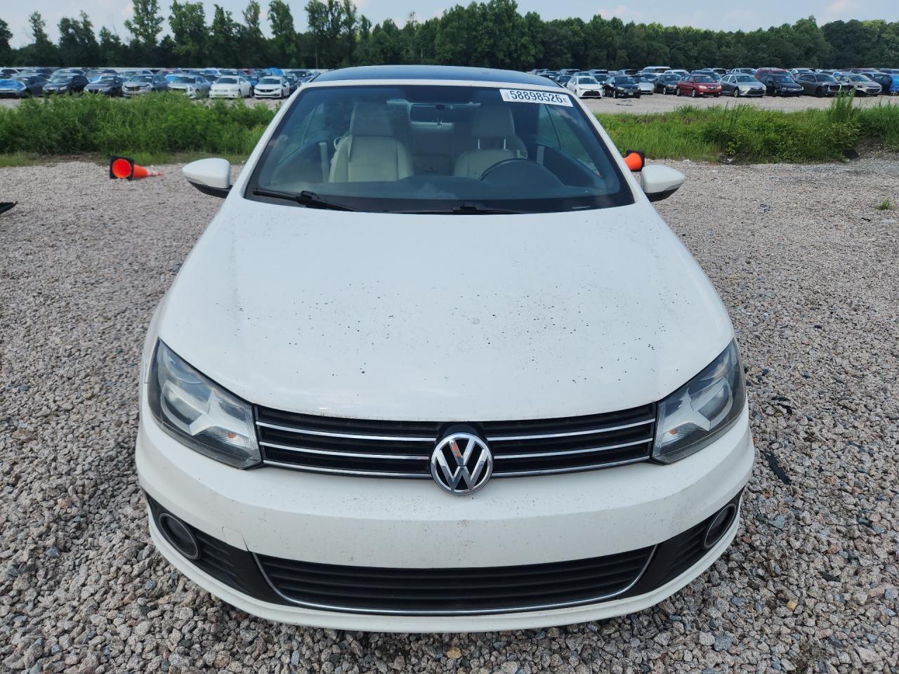 2013 Volkswagen Eos Komfort White vin: WVWBW8AH5DV006413